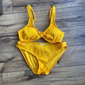 Yellow swim set